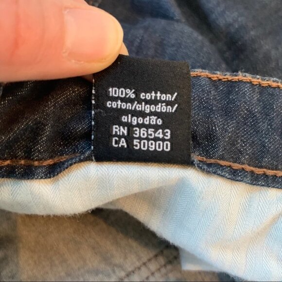 Calvin Klein Raw Edge Jean Shorts Size 8 - Picture 3 of 5